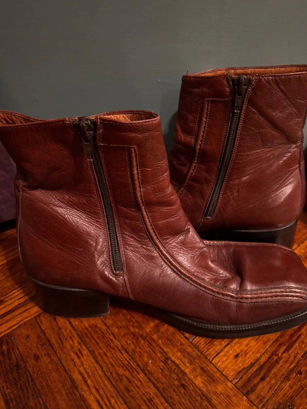 Red Or Dead Brand Men’s Boots Side Zip Brown Leather Boots Men's Size 9